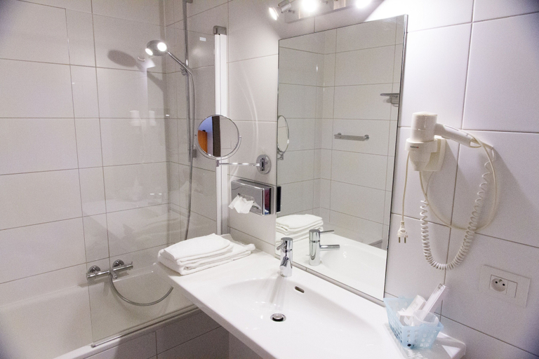 Bathroom 5, Best Western Plus Aldhem Hotel, Antwerpen
