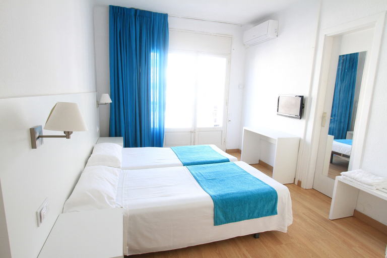Bedroom 3, Hotel Villa Garbí, Girona