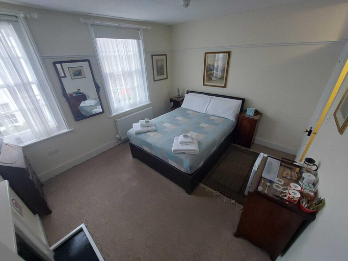 Bedroom 2, The Black Horse, Kent