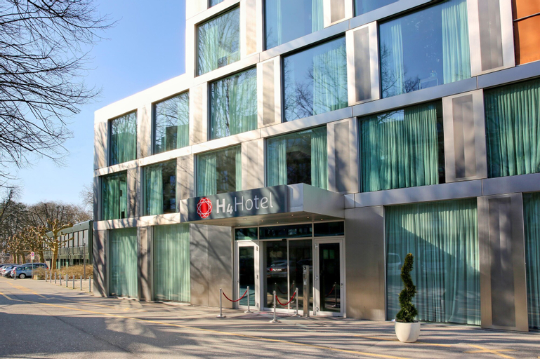 Exterior & Views 19