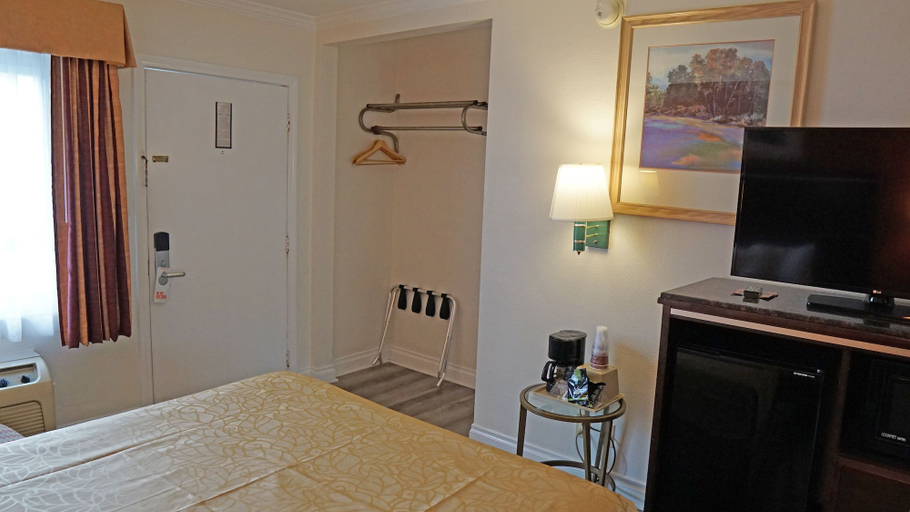 Bedroom 4, Redondo Inn and Suites, Los Angeles