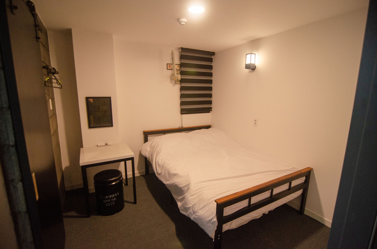 Bedroom 23