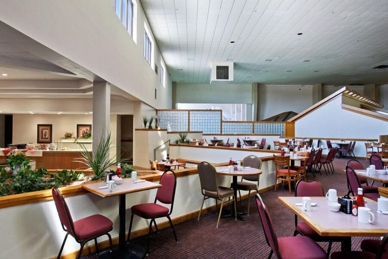 Food & Drinks 5, Salina Ambassador Hotel and Conference Center, Saline
