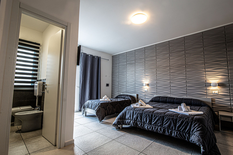 Bedroom 3, Piano Monaco, Palermo