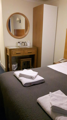 Bedroom 5, George Oxford Hotel, Oxfordshire