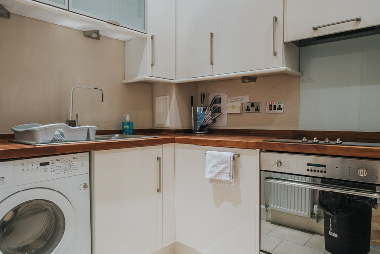 Others 5, Reizand Apartments, Young St, Edinburgh