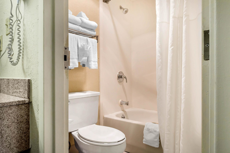 Bathroom 3, Quality Inn Culpeper, Culpeper