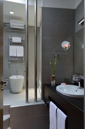 Bathroom 4, Rome Art Hotel - Trevi Hotels Group, Roma