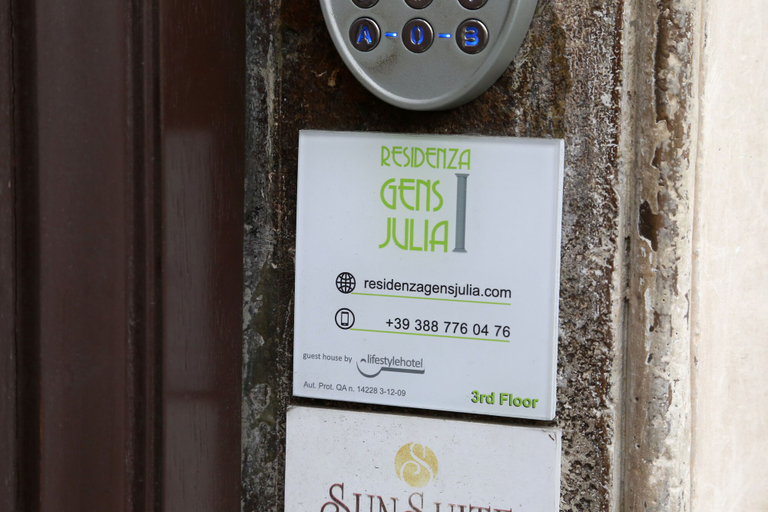Others 5, Residenza Gens Julia, Roma