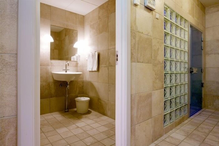 Bathroom 2, Gilleleje Badehotel, Gribskov