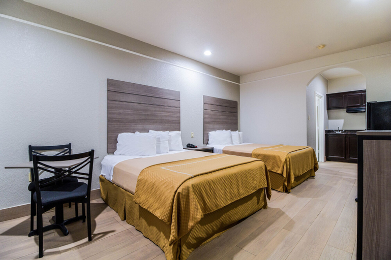 Bedroom 4, Scottish Inn & Suites Baytown, Harris