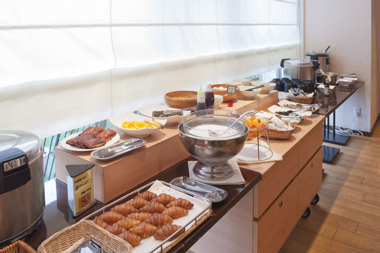 Food & Drinks 15