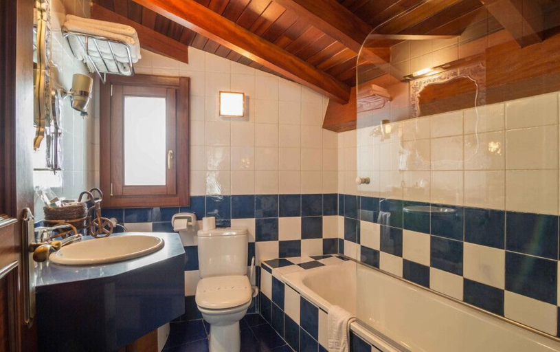Bathroom 4, Gran Hotel Rural Cela, Asturias