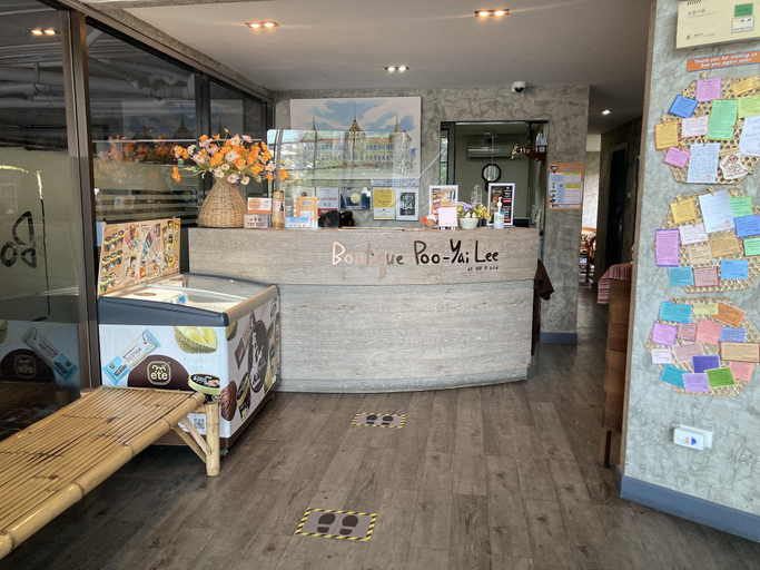 Others 2, Boutique Poo-Yai Lee, Phaya Thai