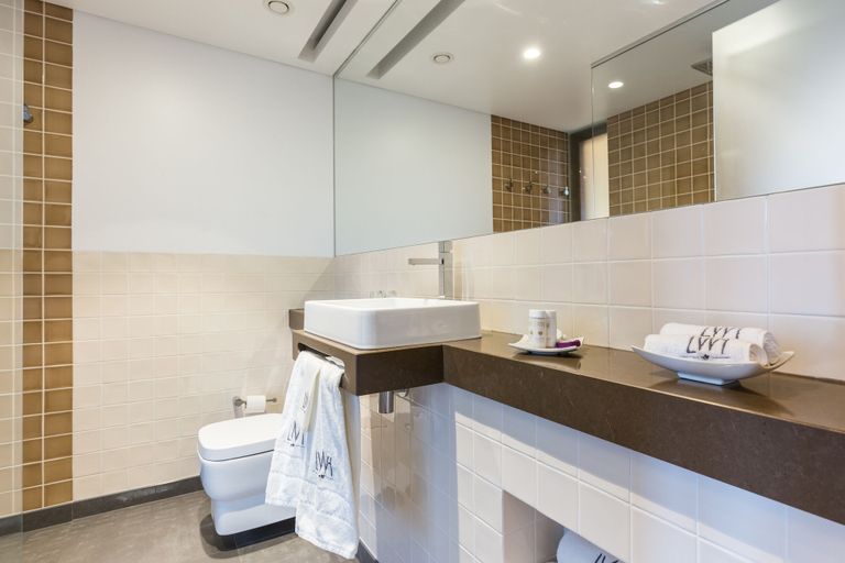 Bathroom 5, Lisbon Wine Hotel, Lisbon