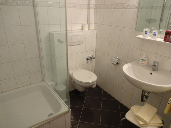 Bathroom 5, Hotel Bürgerbräu, Osnabrück