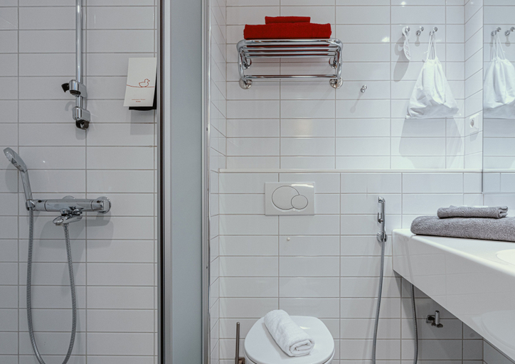 Bathroom 5, Original Sokos Hotel Vaakuna Mikkeli, Southern Savonia