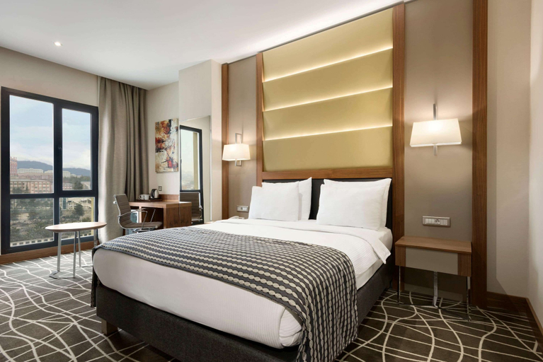 Bedroom 2, Ramada by Wyndham Elazig, Merkez