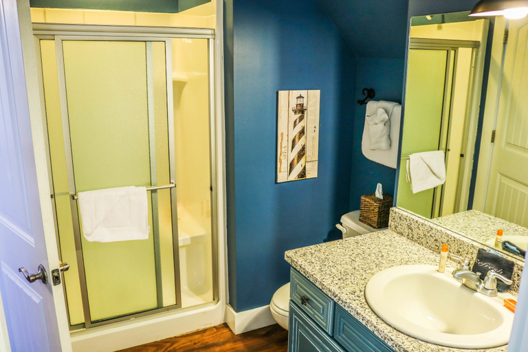 Bathroom 5, Stormy Point Village Resort, Stone