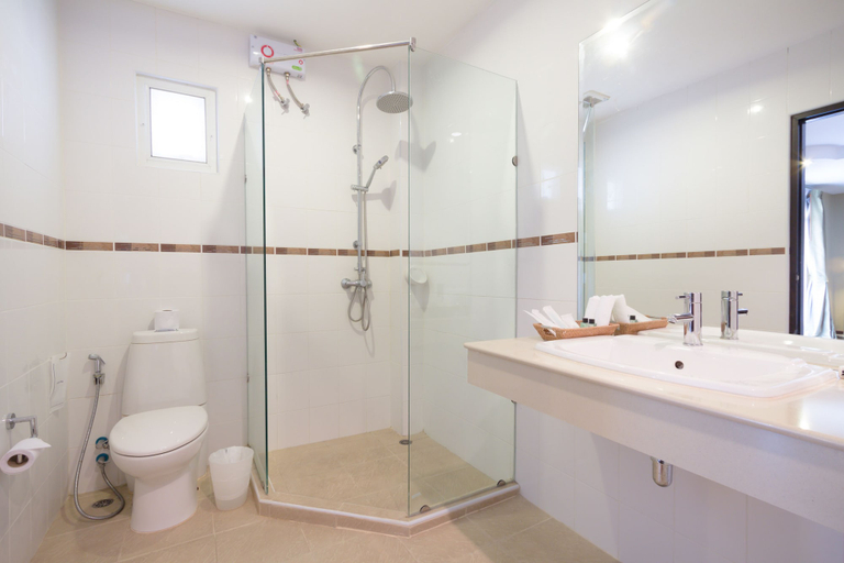 Bathroom 4, Zing Resort & Spa, Pattaya