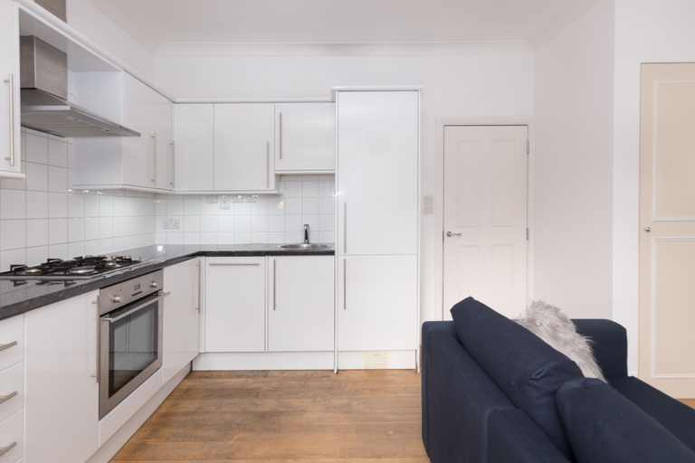 Others 4, Paddington Apartments by Allô Housing, London