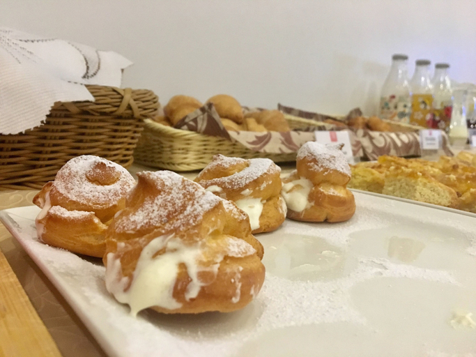 Food & Drinks 5, Nevsky Bereg 93, Sankt-Peterburg gorsovet