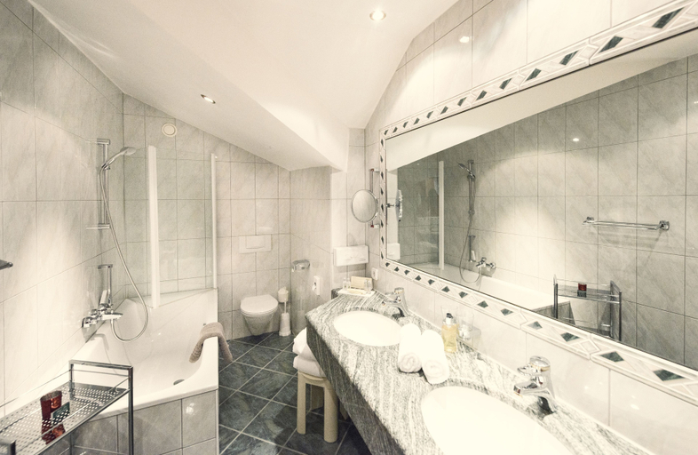 Bathroom 5, Hotel Post, Landeck