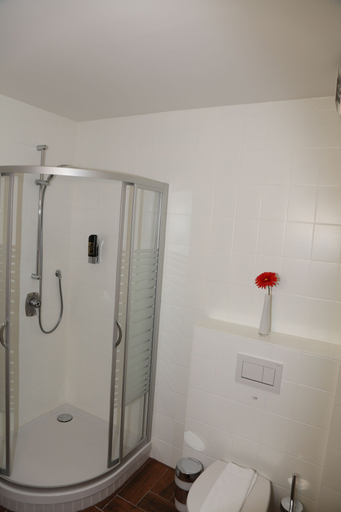 Bathroom 5, Confour Hotel, Region Hannover