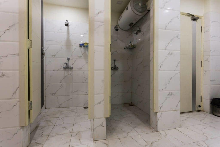 Bathroom 2, Joey's Hostel, Delhi