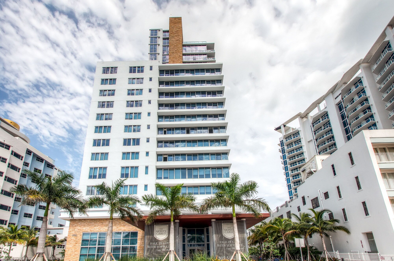 Exterior & Views 2, Churchill Suites Monte Carlo Miami Beach, Miami-Dade