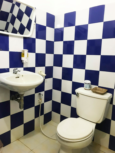 Bathroom 3, Golden Ganesha Villa - Hostel, Siem Reap