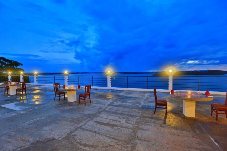 Food & Drinks 5, Centauria Lake Resort, Embilipitiya