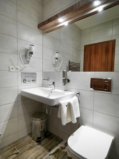 Bathroom 4, Hotel Viktor, Bratislava V