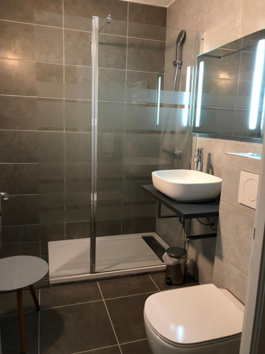 Bathroom 4, Hôtel Saint-Philibert, Saône-et-Loire