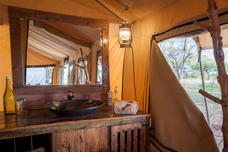 Bathroom, Baobab Tented Camp, Babati