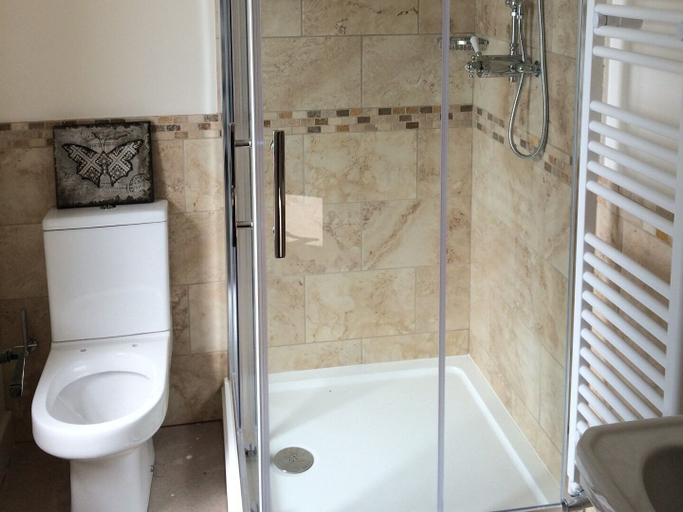 Bathroom 3, King William inn, Bath and North East Somerset