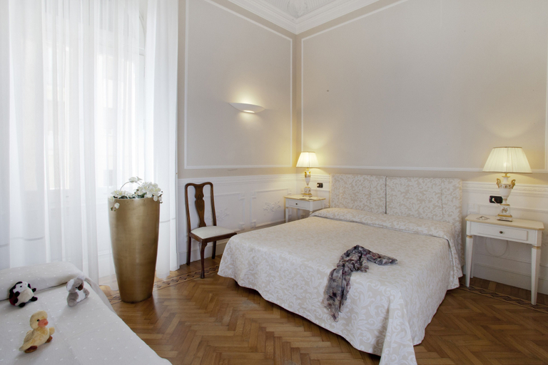 Bedroom 4, Palazzo Lombardo, Florence