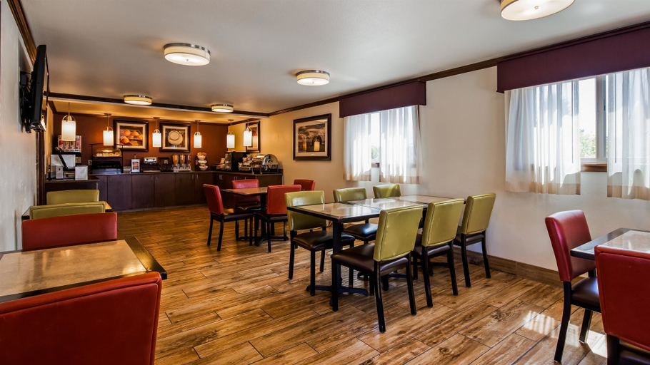Food & Drinks 5, Best Western Paradise Inn, Beaverhead
