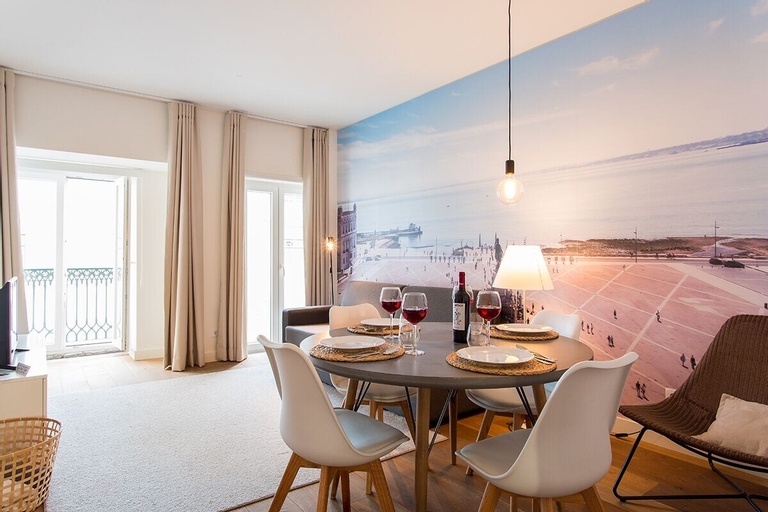 JOIVY Chic 1-bed flat, moments to Rato subway, Lisboa
