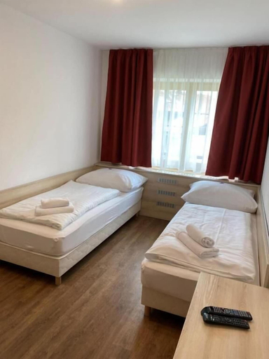 Bedroom 3, Landgasthof Schwarzberg, Traunstein