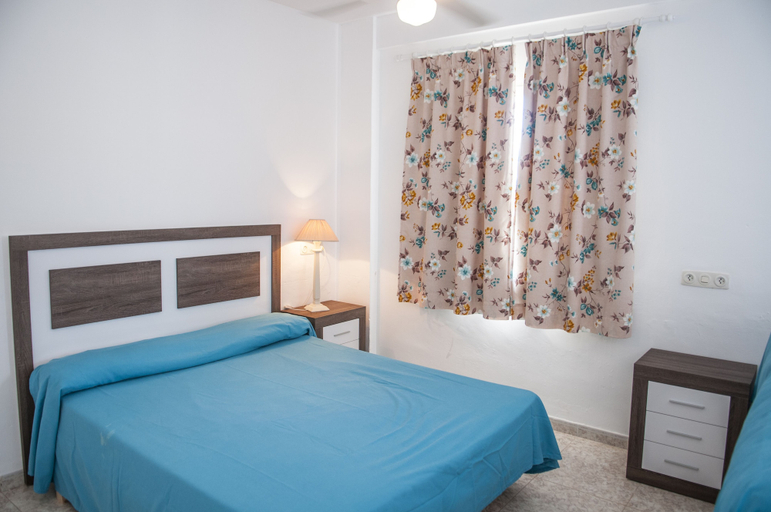 Bedroom 4, Vistamar Apartamentos, Baleares