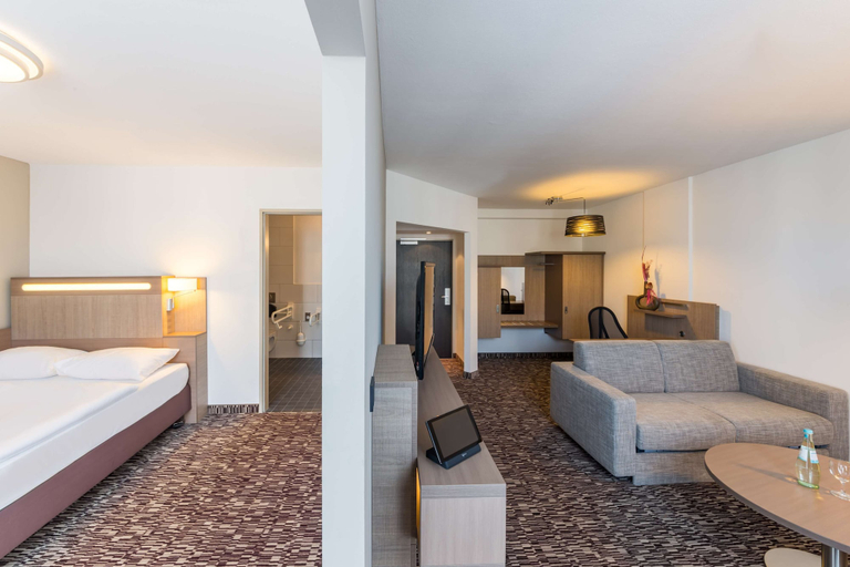 Bedroom 2, Park Inn by Radisson Göttingen, Göttingen