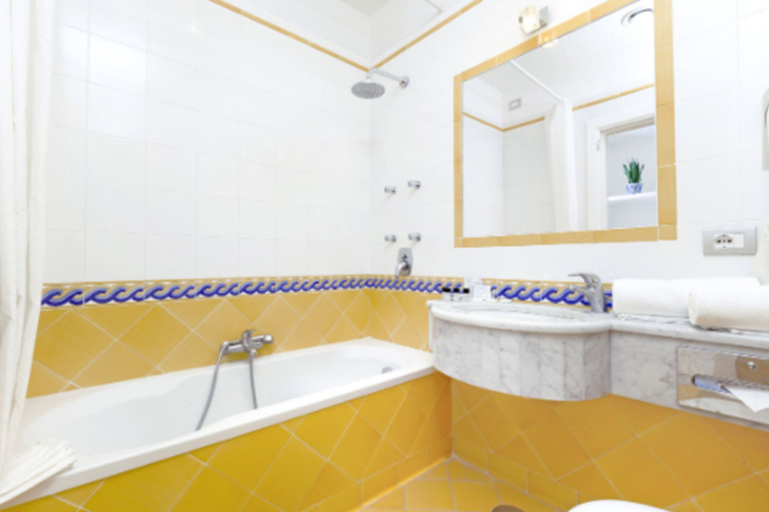 Bathroom 5, Piccolo Paradiso, Napoli