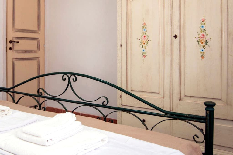 Bedroom 4, Agricampeggio Maccari, Syracuse