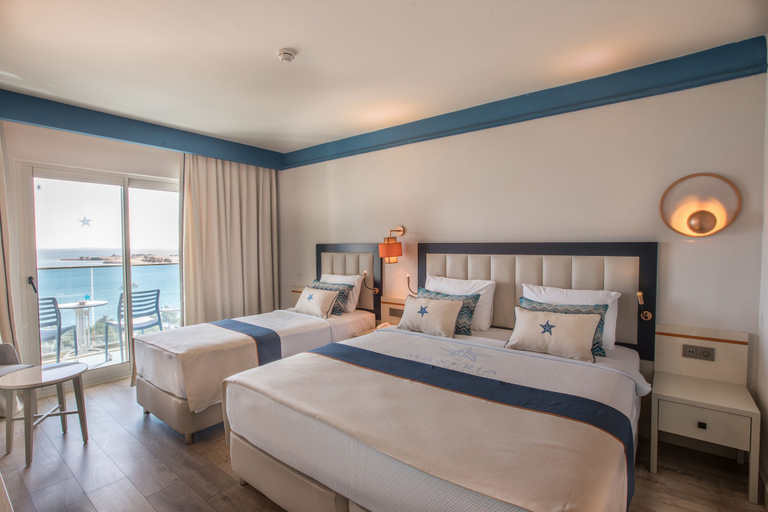 Bedroom 3, Maxeria Blue Didyma Hotel - All Inclusive, Milas
