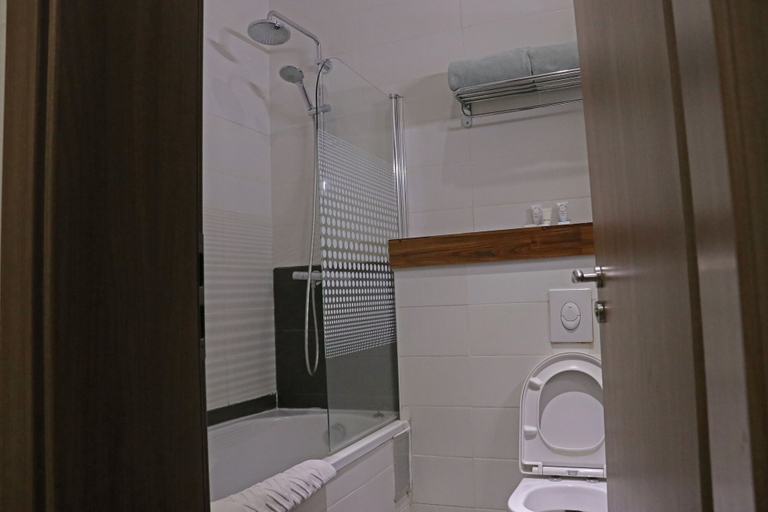Bathroom 3, Best Western Plus By Bayse-LTD, IbadanSouth-West