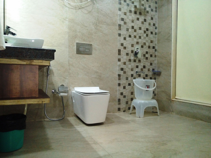 Bathroom 5, Hotel AK Continental, Kangra