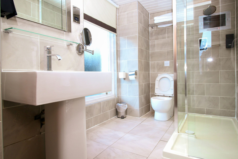 Bathroom 4, City Apartments Glasgow, Glasgow