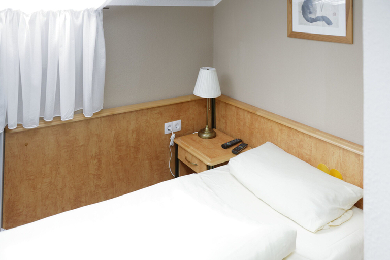 Bedroom 3, Hotel Restaurant Rodizio Paderborn, Paderborn