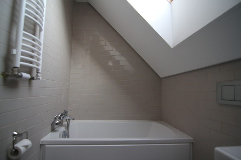Bathroom 5, Osada Osjakow, Wieluń